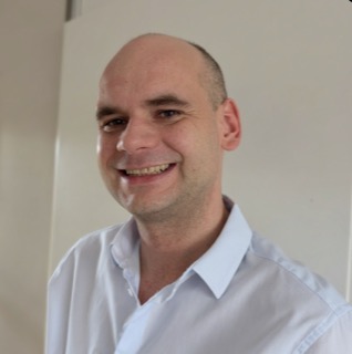 Portretfoto van Rob Meijerink, oprichter van Solvalutions, senior software engineer in Zutphen
